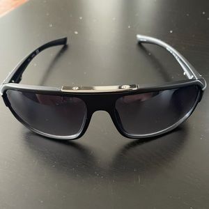 Sunglasses Guess all black